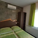 Πανσιόν Babi - Babi Vendeghaz Balatonfüred