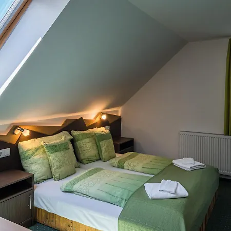 Babi - Babi Vendeghaz 3* Balatonfured