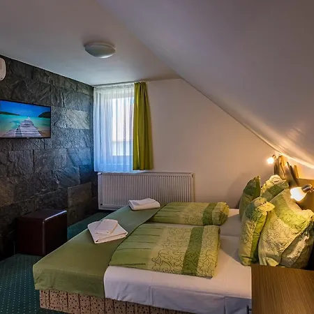 Babi - Babi Vendeghaz