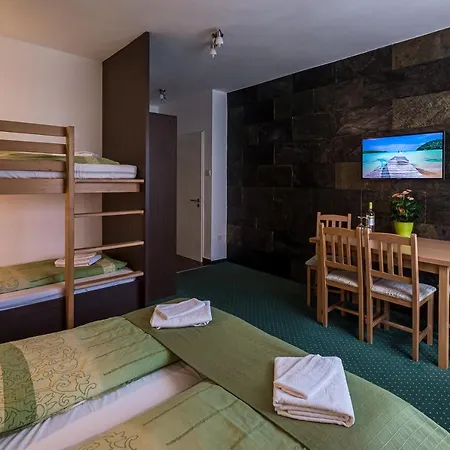 Babi - Babi Vendeghaz 3* Balatonfured