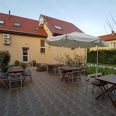 Babi - Babi Vendeghaz