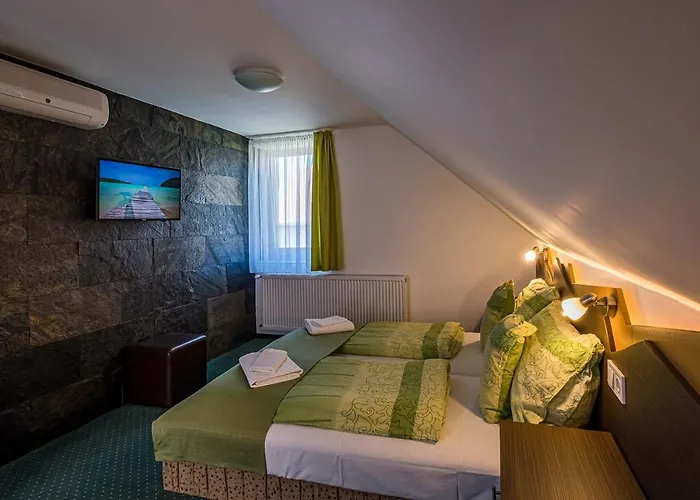 Babi - Babi Vendeghaz