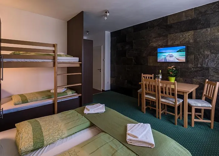 Babi - Babi Vendeghaz 3* Balatonfured