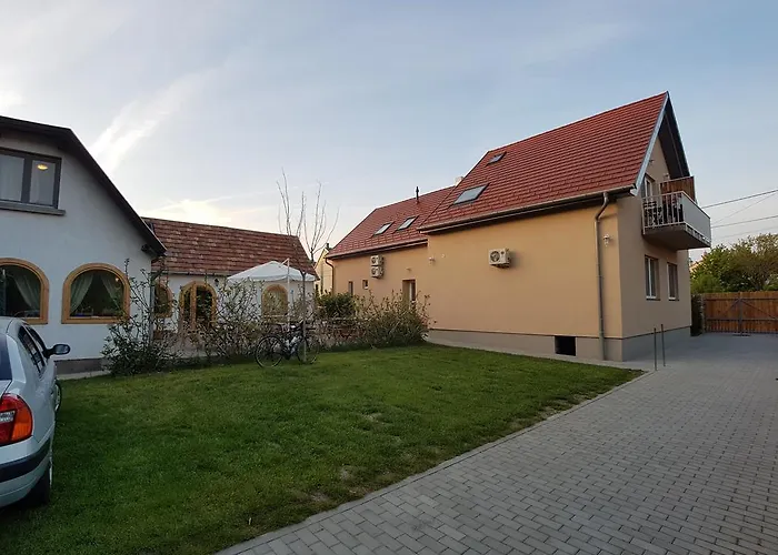 Babi - Babi Vendeghaz 3* Balatonfured